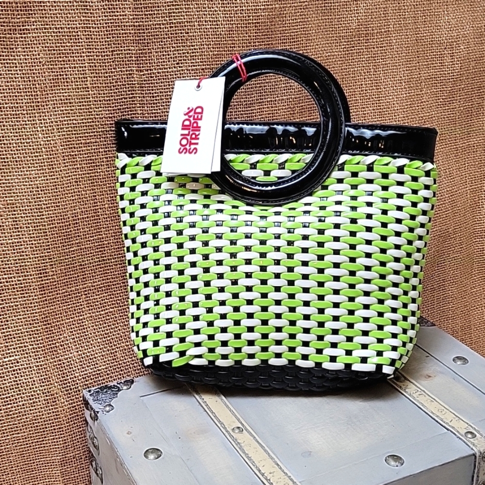 NWOT Solid & Stripe Woven Vinyl Circle Tote bag
